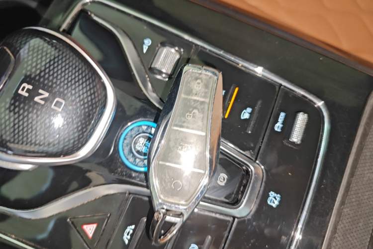Used BYD Tang New Energy 2023 DM-i Champion Edition 112KM Prestige Model Vehicle Key