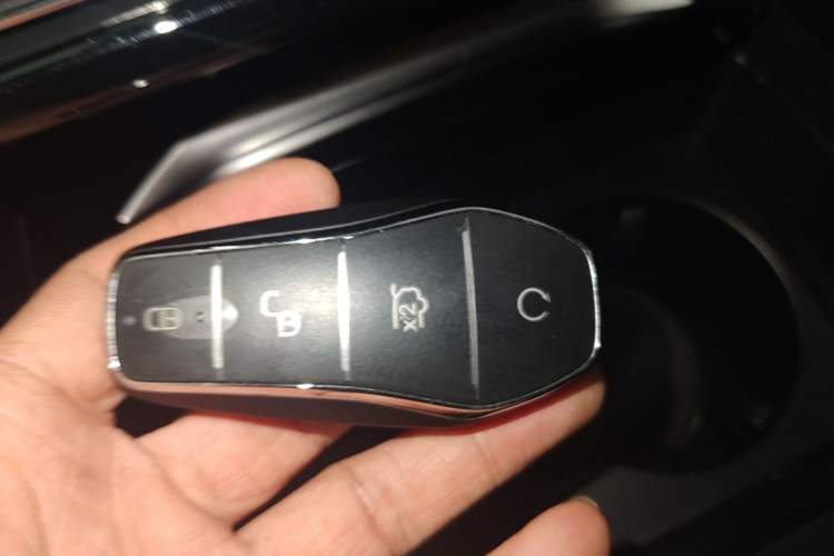Used BYD Tang New Energy 2023 DM-i Champion Edition 112KM Prestige Model Vehicle Key