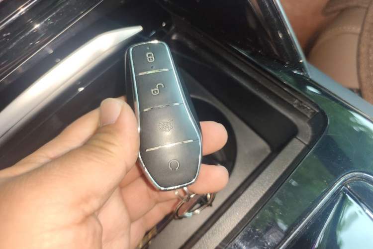 Used BYD Tang New Energy 2023 DM-i Champion Edition 112KM Prestige Model Vehicle Key