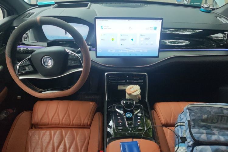 Used BYD Tang New Energy 2023 DM-i Champion Edition 112KM Prestige Model Center Console