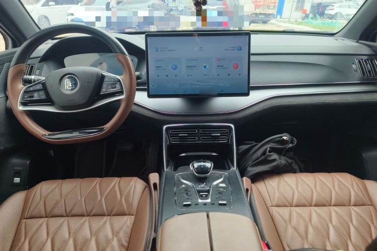 Used BYD Tang New Energy 2023 DM-i Champion Edition 112KM Prestige Model Center Console