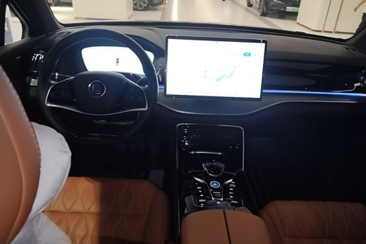 Used BYD Tang New Energy 2023 DM-i Champion Edition 112KM Prestige Model Center Console