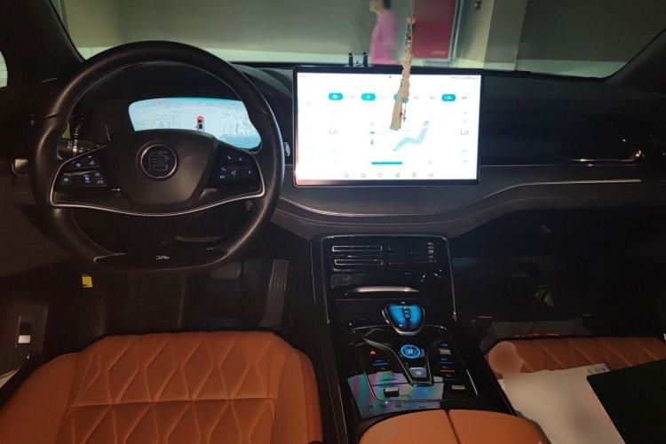 Used BYD Tang New Energy 2023 DM-i Champion Edition 112KM Prestige Model Center Console