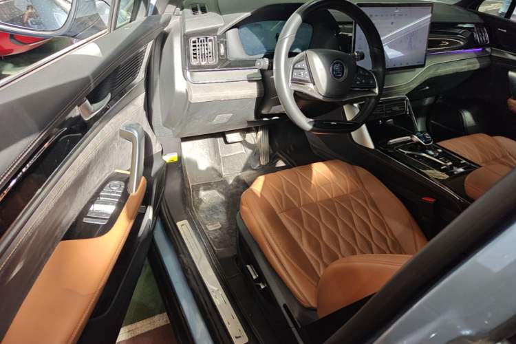 Used BYD Tang New Energy 2023 DM-i Champion Edition 112KM Prestige Model Driver Seat