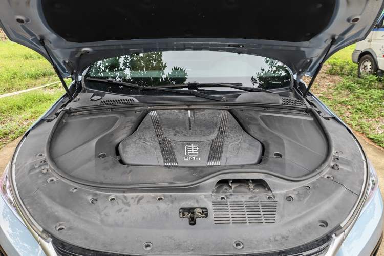 Used BYD Tang New Energy 2023 DM-i Champion Edition 112KM Prestige Model Engine Bay