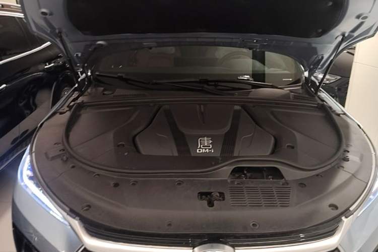 Used BYD Tang New Energy 2023 DM-i Champion Edition 112KM Prestige Model Engine Bay