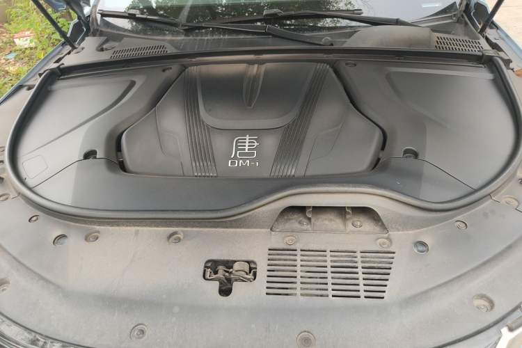 Used BYD Tang New Energy 2023 DM-i Champion Edition 112KM Prestige Model Engine Bay