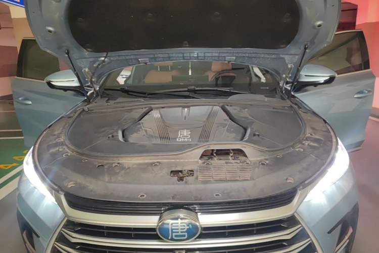 Used BYD Tang New Energy 2023 DM-i Champion Edition 112KM Prestige Model Engine Bay