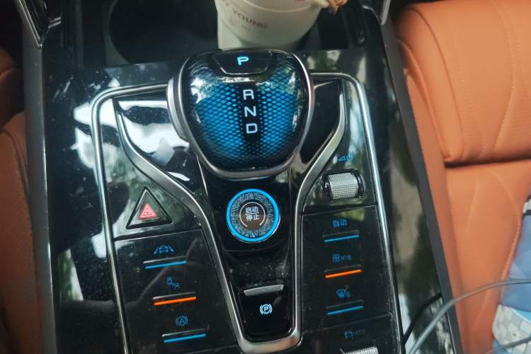 Used BYD Tang New Energy 2023 DM-i Champion Edition 112KM Prestige Model Gear Lever