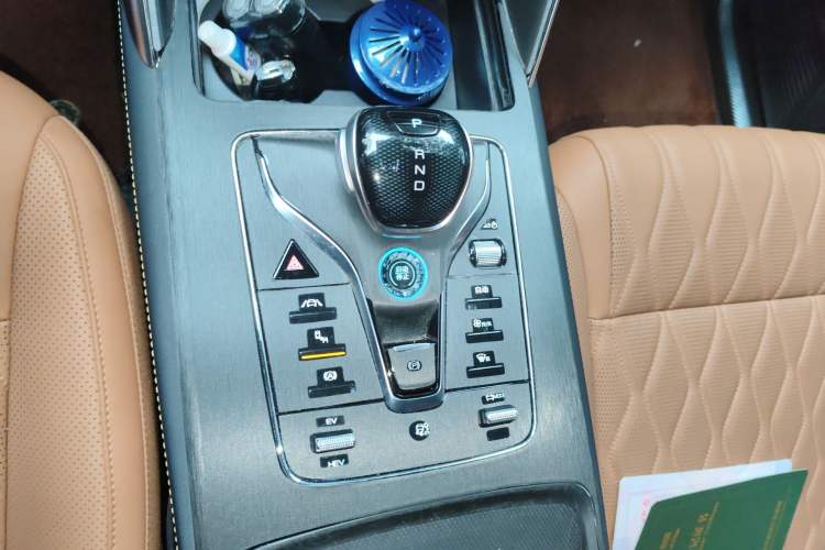 Used BYD Tang New Energy 2023 DM-i Champion Edition 112KM Prestige Model Gear Lever