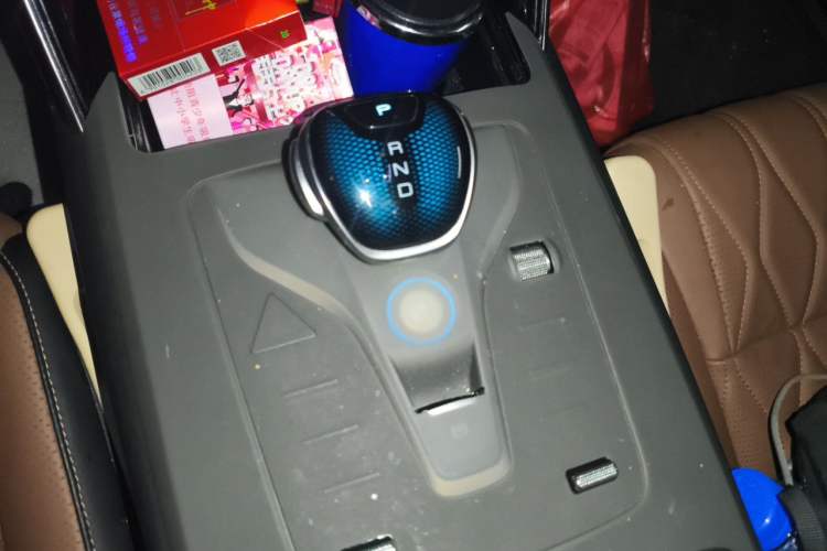 Used BYD Tang New Energy 2023 DM-i Champion Edition 112KM Prestige Model Gear Lever