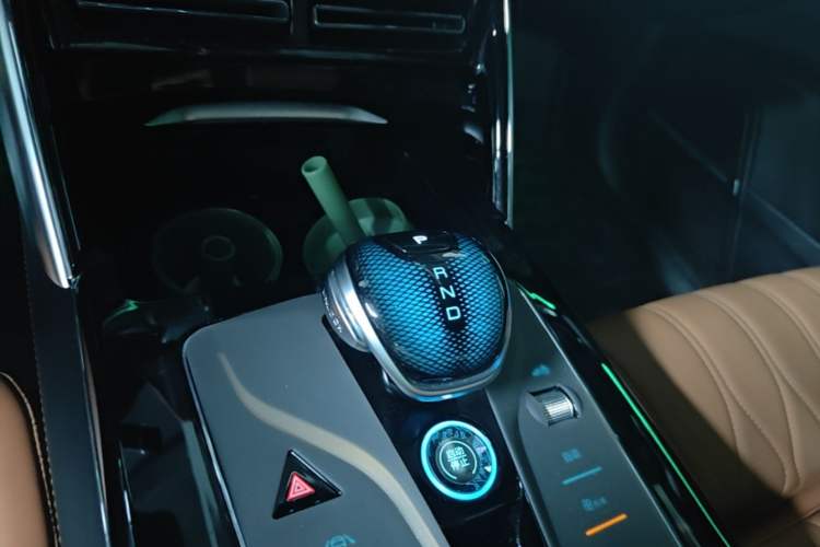 Used BYD Tang New Energy 2023 DM-i Champion Edition 112KM Prestige Model Gear Lever