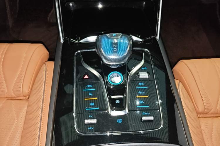 Used BYD Tang New Energy 2023 DM-i Champion Edition 112KM Prestige Model Gear Lever