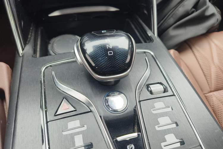 Used BYD Tang New Energy 2023 DM-i Champion Edition 112KM Prestige Model Gear Lever