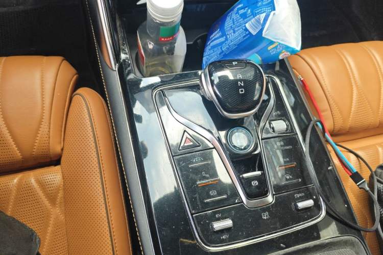 Used BYD Tang New Energy 2023 DM-i Champion Edition 112KM Prestige Model Gear Lever
