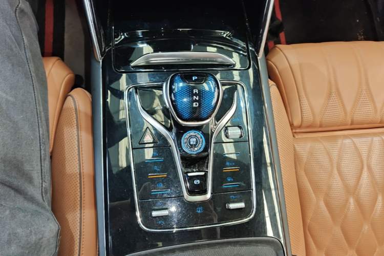Used BYD Tang New Energy 2023 DM-i Champion Edition 112KM Prestige Model Gear Lever