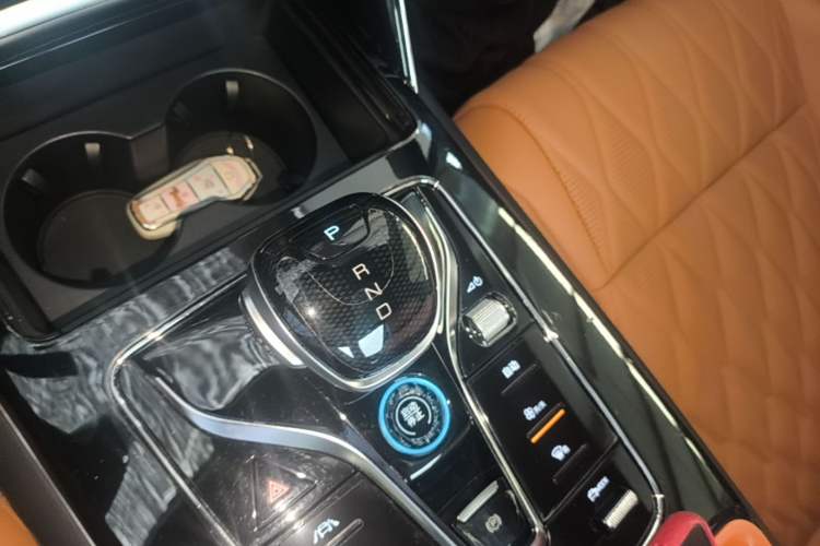 Used BYD Tang New Energy 2023 DM-i Champion Edition 112KM Prestige Model Gear Lever