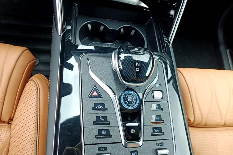 Used BYD Tang New Energy 2023 DM-i Champion Edition 112KM Prestige Model Gear Lever