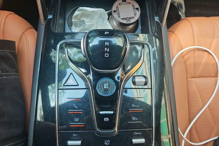 Used BYD Tang New Energy 2023 DM-i Champion Edition 112KM Prestige Model Gear Lever