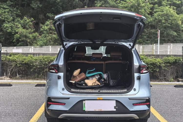 Used BYD Tang New Energy 2023 DM-i Champion Edition 112KM Prestige Model Interior 10