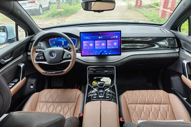 Used BYD Tang New Energy 2023 DM-i Champion Edition 112KM Prestige Model Interior 4
