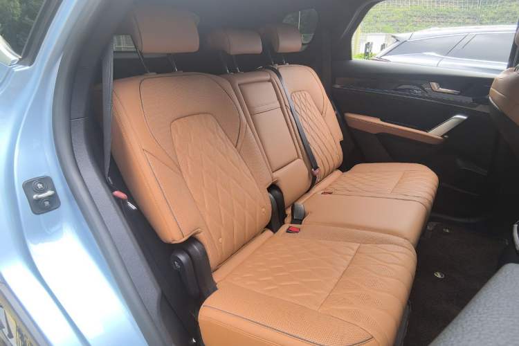 Used BYD Tang New Energy 2023 DM-i Champion Edition 112KM Prestige Model Interior 8