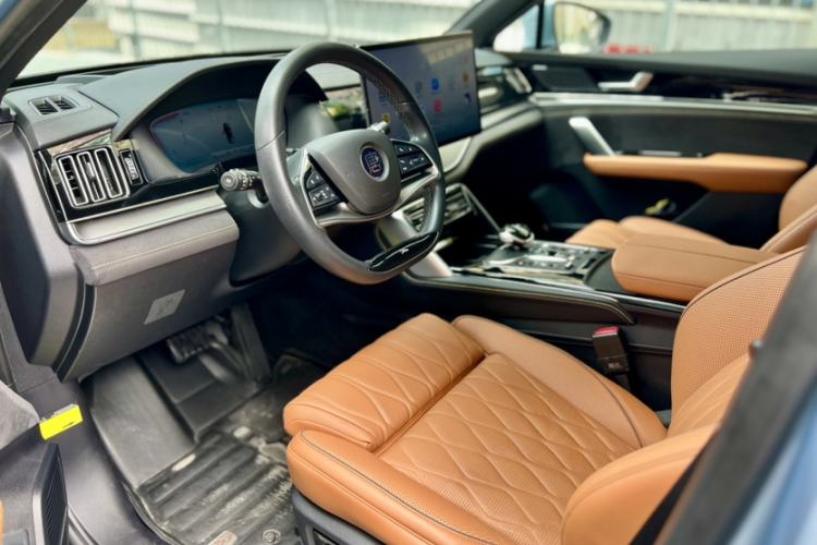 Used BYD Tang New Energy 2023 DM-i Champion Edition 112KM Prestige Model Interior 8