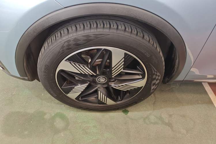 Used BYD Tang New Energy 2023 DM-i Champion Edition 112KM Prestige Model Left Front Wheel Hub