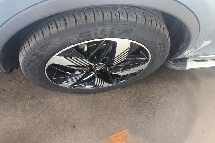 Used BYD Tang New Energy 2023 DM-i Champion Edition 112KM Prestige Model Left Front Wheel Hub