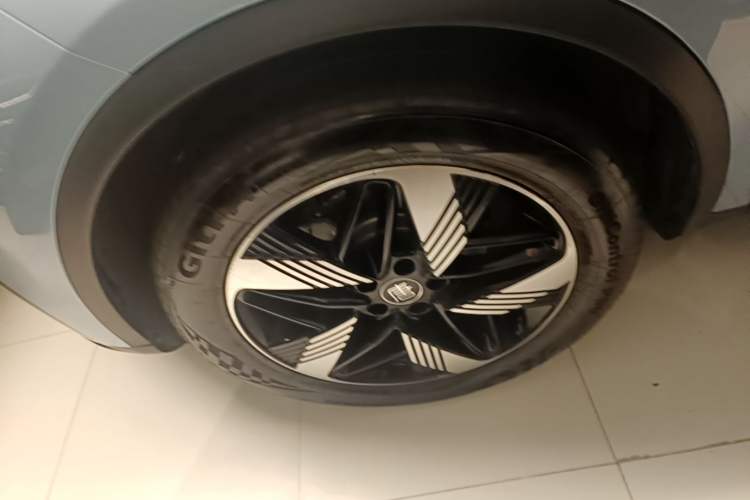 Used BYD Tang New Energy 2023 DM-i Champion Edition 112KM Prestige Model Left Front Wheel Hub