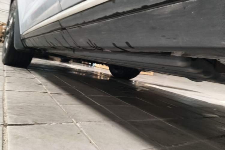 Used BYD Tang New Energy 2023 DM-i Champion Edition 112KM Prestige Model Left Side Sill