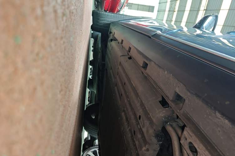 Used BYD Tang New Energy 2023 DM-i Champion Edition 112KM Prestige Model Left Side Sill