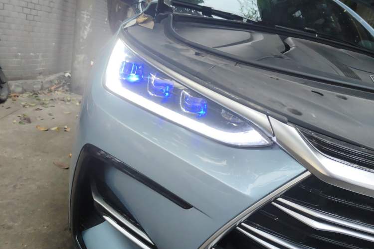 Used BYD Tang New Energy 2023 DM-i Champion Edition 112KM Prestige Model Right Front Headlight