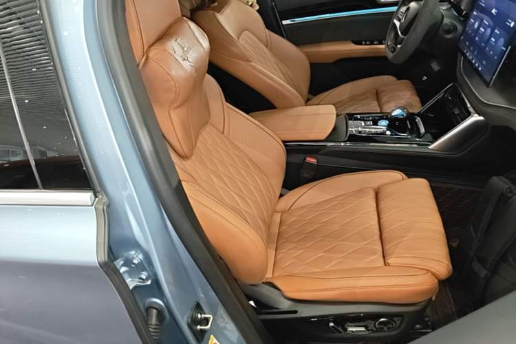 Used BYD Tang New Energy 2023 DM-i Champion Edition 112KM Prestige Model Right Front Seat