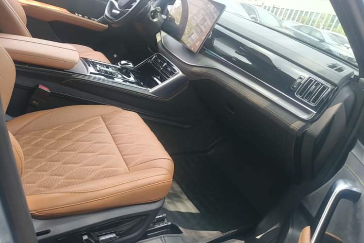 Used BYD Tang New Energy 2023 DM-i Champion Edition 112KM Prestige Model Right Front Seat