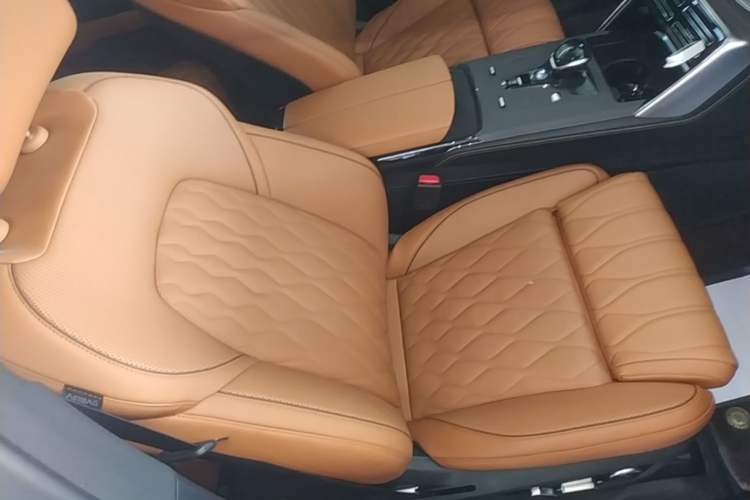 Used BYD Tang New Energy 2023 DM-i Champion Edition 112KM Prestige Model Right Front Seat