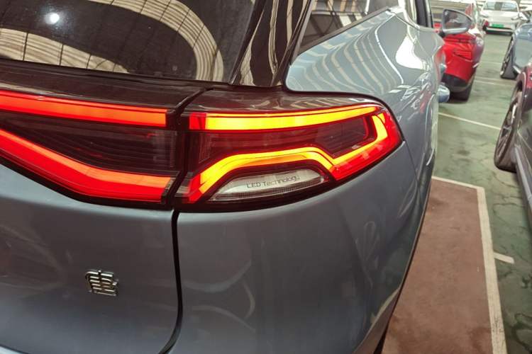 Used BYD Tang New Energy 2023 DM-i Champion Edition 112KM Prestige Model Right Rear Taillight