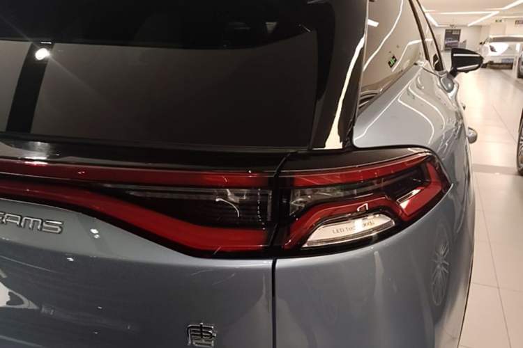 Used BYD Tang New Energy 2023 DM-i Champion Edition 112KM Prestige Model Right Rear Taillight