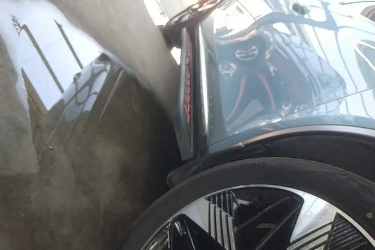 Used BYD Tang New Energy 2023 DM-i Champion Edition 112KM Prestige Model Right Side Sill
