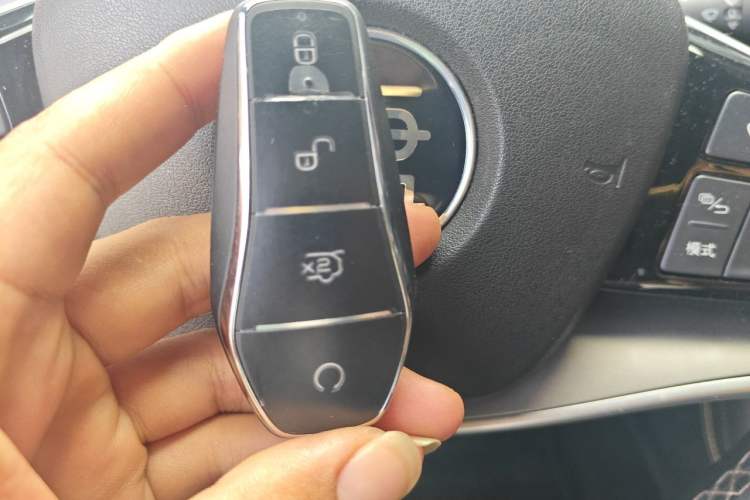 Used BYD Tang New Energy 2023 DM-i Champion Edition 112KM Prestige Model Vehicle Key