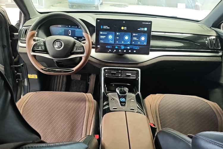 Used BYD Tang New Energy 2023 DM-i Champion Edition 112KM Prestige Model Center Console