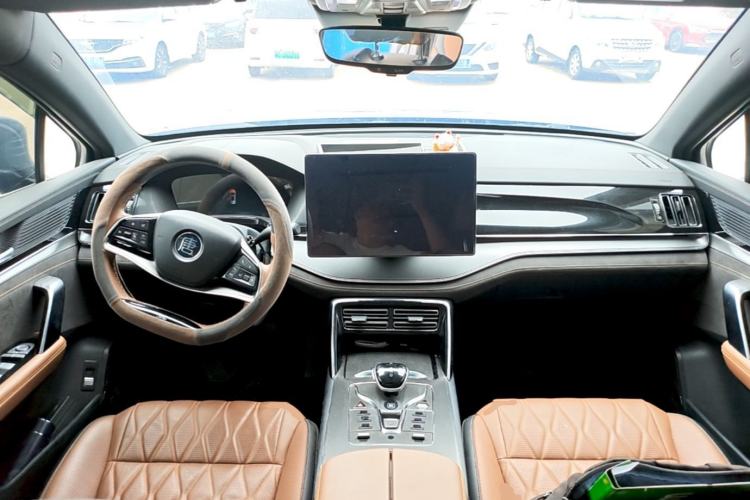 Used BYD Tang New Energy 2023 DM-i Champion Edition 112KM Prestige Model Center Console
