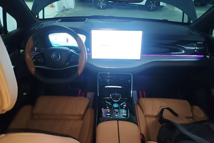Used BYD Tang New Energy 2023 DM-i Champion Edition 112KM Prestige Model Center Console