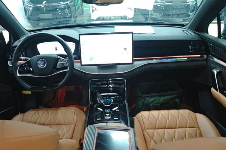 Used BYD Tang New Energy 2023 DM-i Champion Edition 112KM Prestige Model Center Console