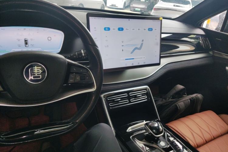 Used BYD Tang New Energy 2023 DM-i Champion Edition 112KM Prestige Model Center Console
