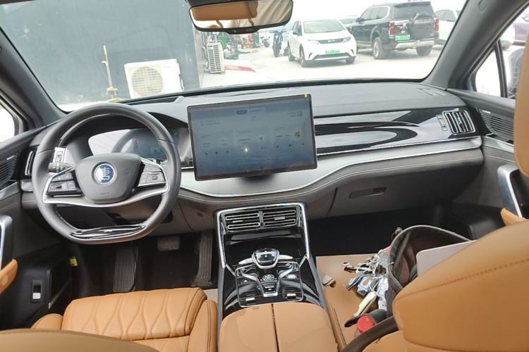 Used BYD Tang New Energy 2023 DM-i Champion Edition 112KM Prestige Model Center Console