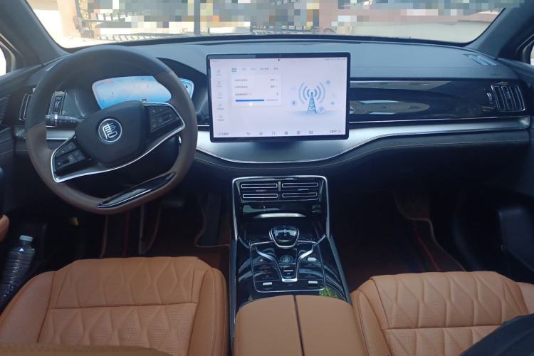 Used BYD Tang New Energy 2023 DM-i Champion Edition 112KM Prestige Model Center Console