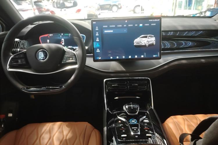 Used BYD Tang New Energy 2023 DM-i Champion Edition 112KM Prestige Model Center Console