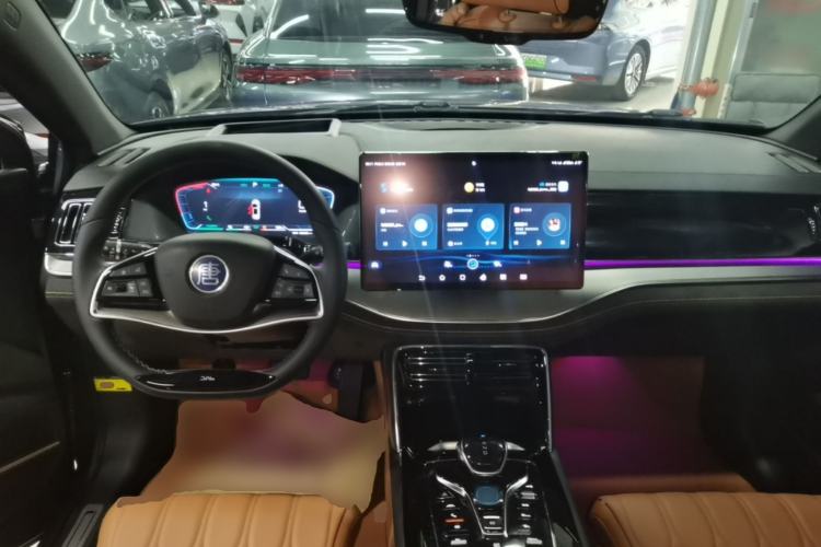 Used BYD Tang New Energy 2023 DM-i Champion Edition 112KM Prestige Model Center Console