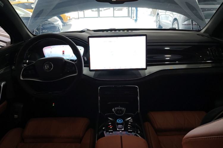 Used BYD Tang New Energy 2023 DM-i Champion Edition 112KM Prestige Model Center Console
